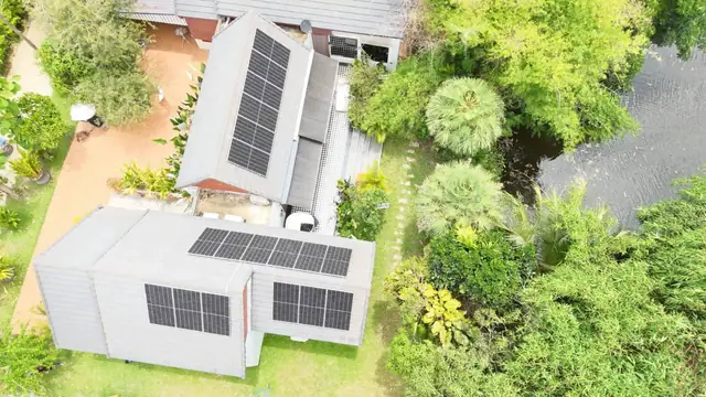 ติดตั้งโซลาร์เซลล์บ้านโมเดิร์น — SolarCare PRO